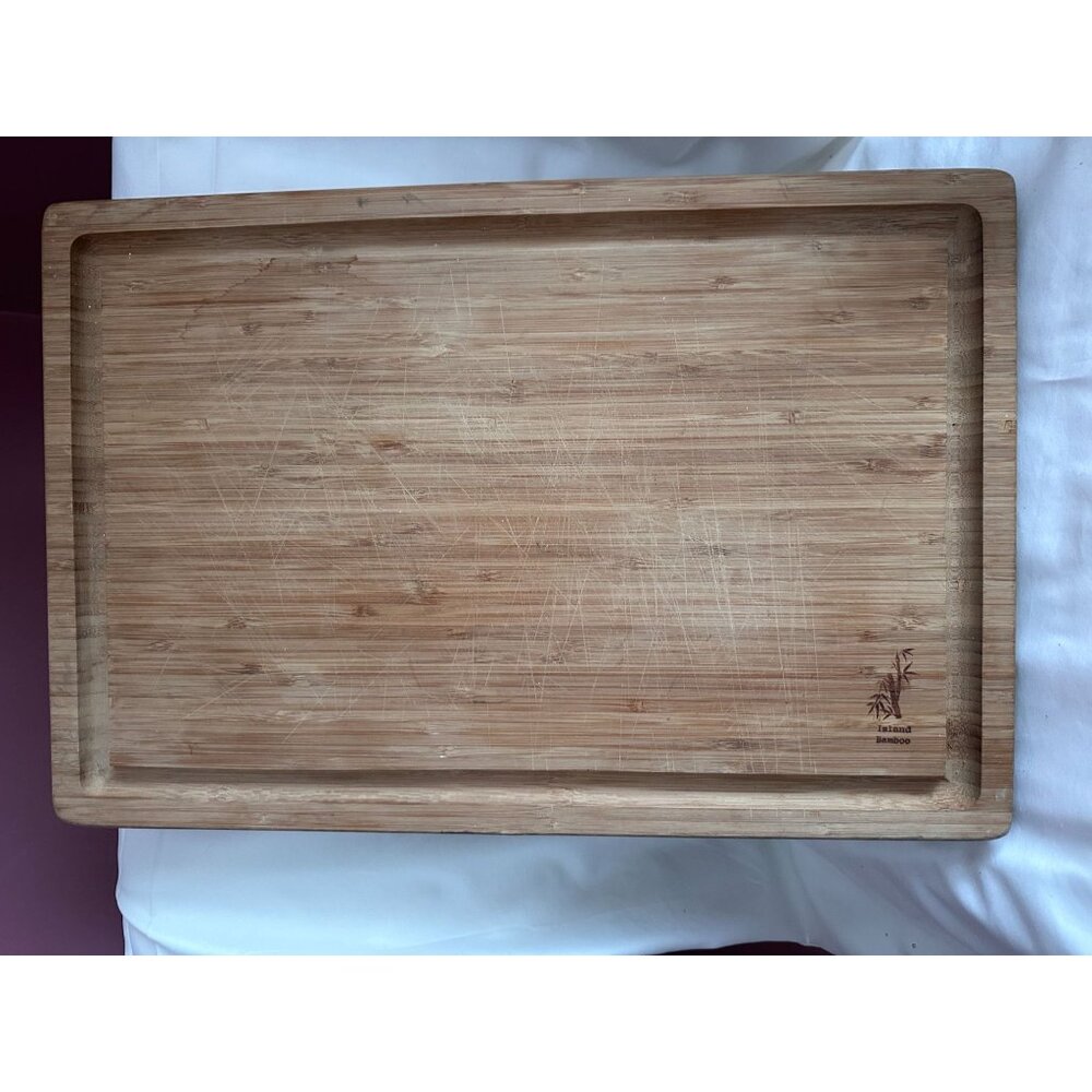 Quality island bamboo footed cutting board 12 x 18